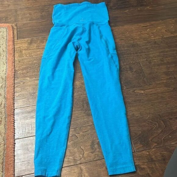 Beyond the Bump Turquoise Pocket Leggings, S! - Picture 5 of 6